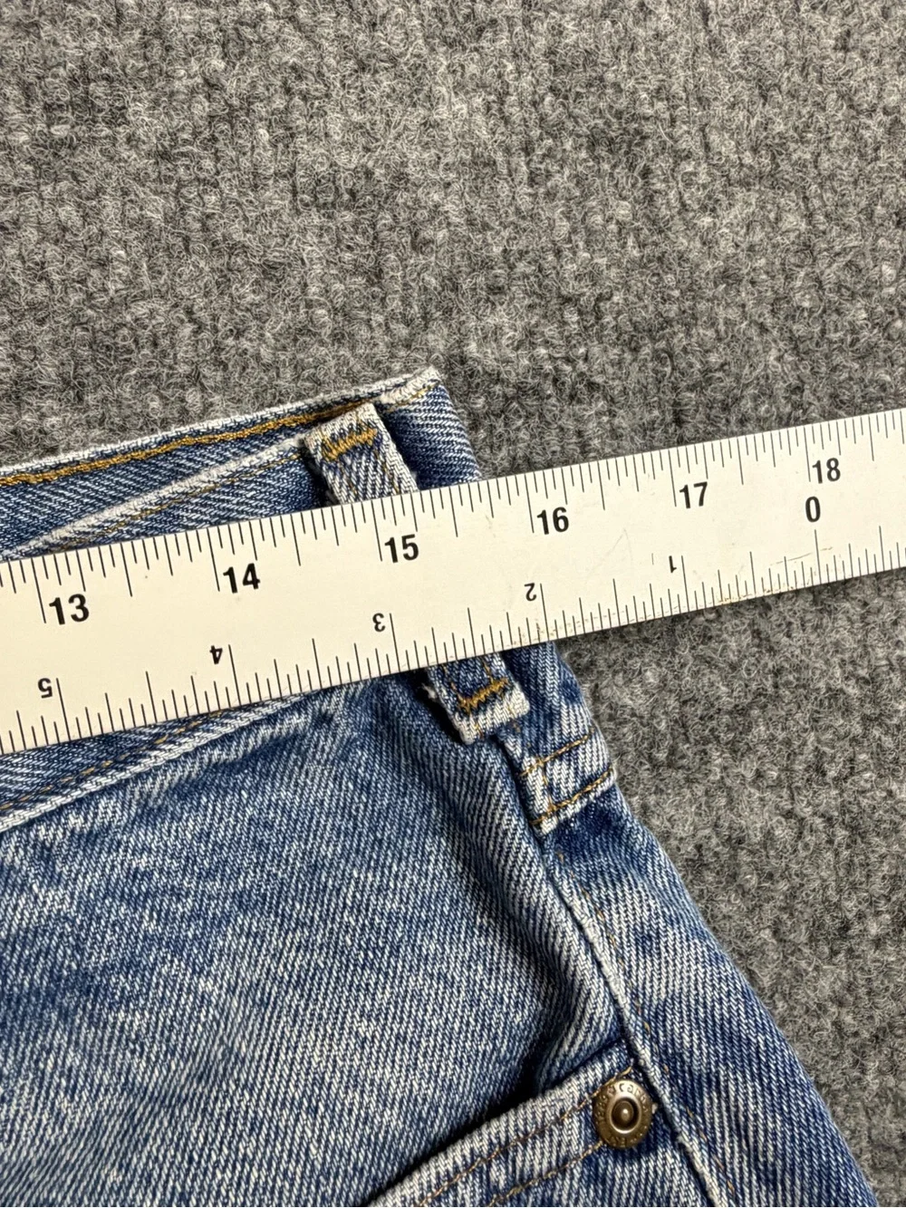 Vintage Carhartt Mens Distressed Blue Denim Jeans Tapered Leg Medium Wash 32x32